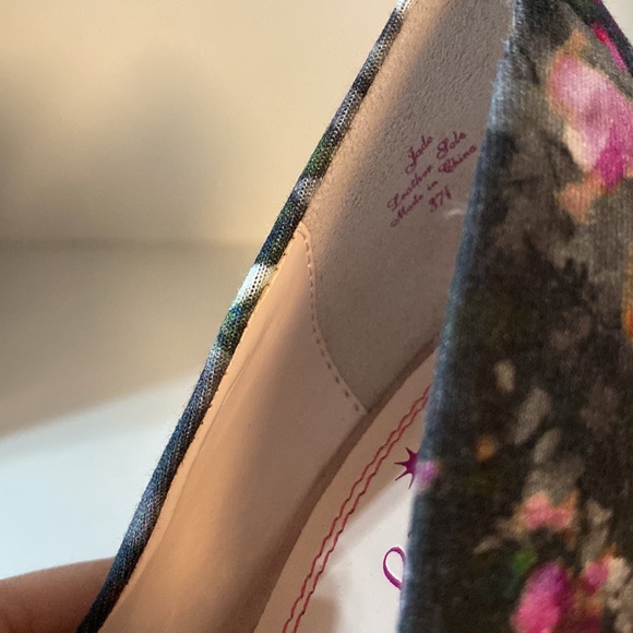 Anthropologie plenty by Tracy Reese floral heels - Picture 4 of 5